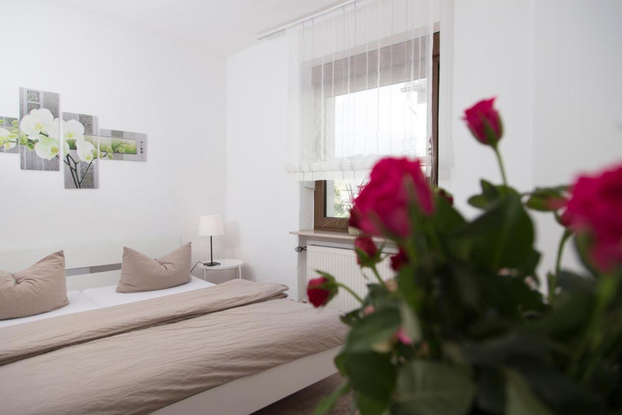 Pension Gaestehaus La Mula ทรัยส์-คาร์เดิน ภายนอก รูปภาพ